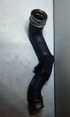 Coolant pipe/hose