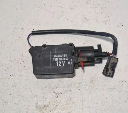 Fuel tank cap lock