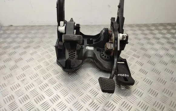 Opel Astra K Pedal assembly 39177863