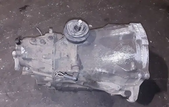 Volkswagen II LT Manual 5 speed gearbox 711614 G128550 1089455