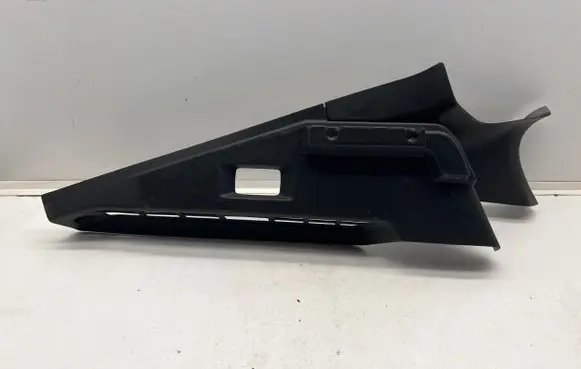 (D)pillar trim (top)