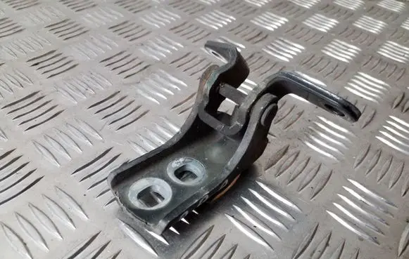 Opel Astra J Front door lower hinge 