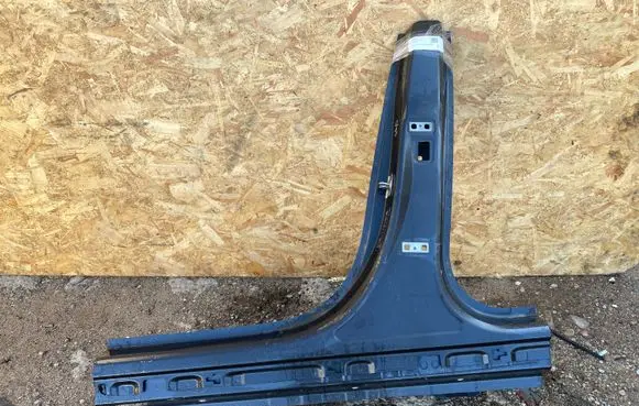 Volvo S90, V90 Pillar (middle) 
