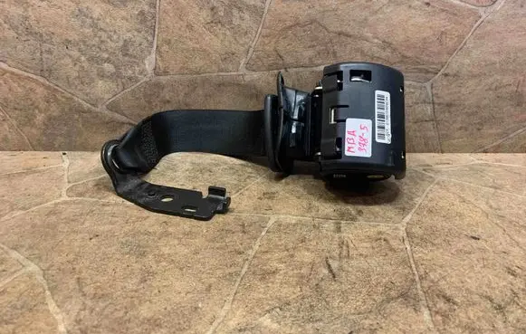 Mercedes-Benz AMG GT R190 C190 Middle seatbelt (rear) A2138603385 628398700D