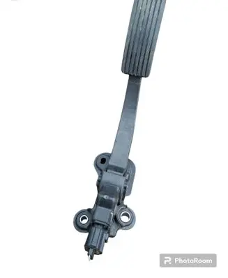 Mitsubishi Outlander Accelerator throttle pedal MN101544