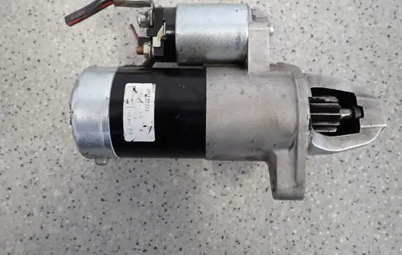 Mitsubishi Colt Starter motor 