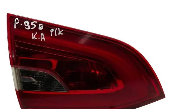 Peugeot 308 Tailgate rear/tail lights E213034