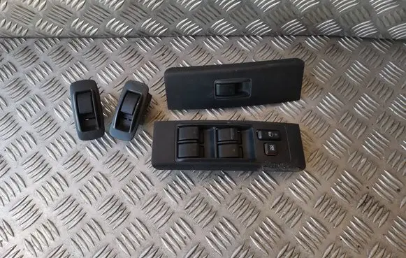 Toyota Corolla Verso AR10 Electric window control switch 848200F030 742320F010 742310F030
