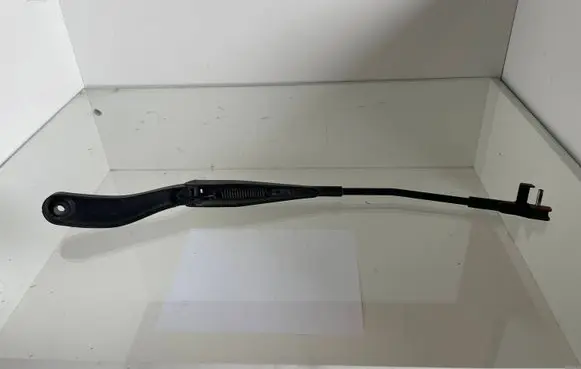 Volvo V50 Front wiper blade arm 8620200