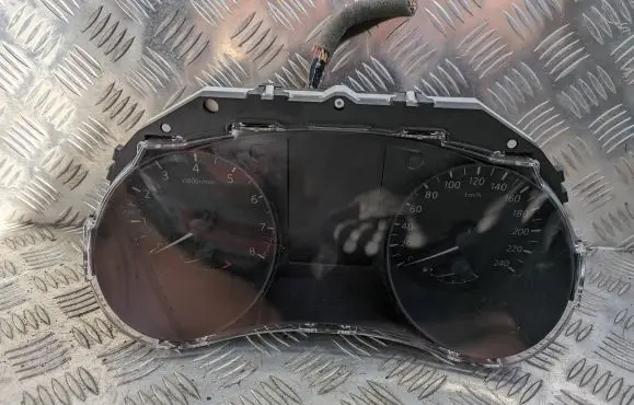 Nissan Qashqai Speedometer (instrument cluster) 4EL7AASXN
