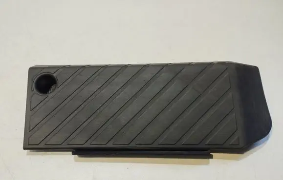 Volkswagen PASSAT B5 Foot rest pad/dead pedal 8D1864777