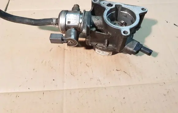 Audi A3 S3 A3 Sportback 8P Vacuum pump 06H127025E 0261520039 06H145100AB