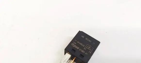 Mitsubishi Colt Other relay MB953382 044652A