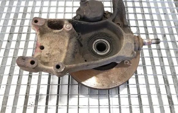 Front wheel hub spindle knuckle