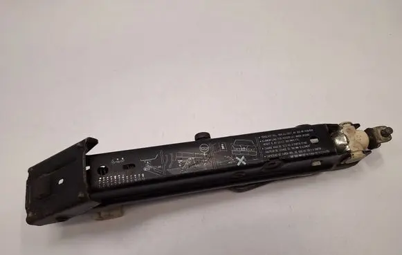 BMW 5 E39 Lift Jack 1092710 71121092710 71121096040