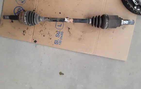 Nissan Note (E12) Front driveshaft