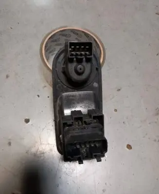 Opel Vivaro Wing mirror switch 9116523 8200011867