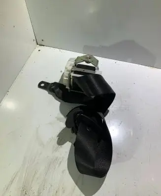 BMW X3 E83 Front seatbelt 34003071