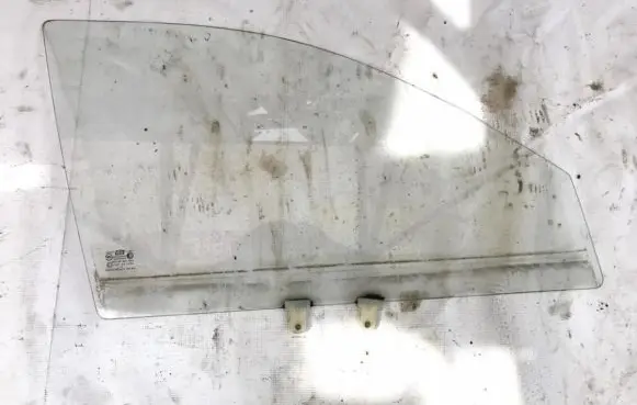 Hyundai Lantra II Front door window glass four-door