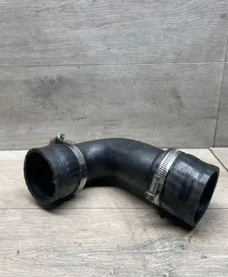 Volvo XC90 Intercooler hose/pipe 30696253