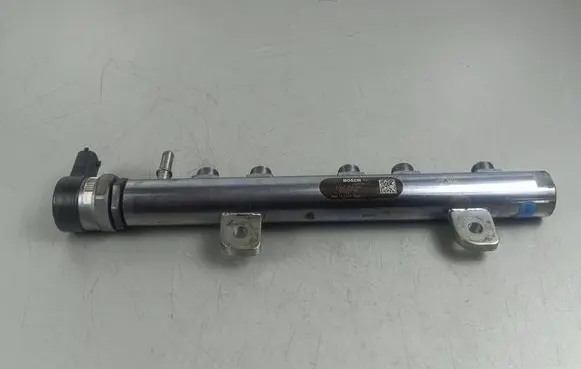 Jeep Grand Cherokee Fuel main line pipe 002004L3 35022119G 0445216044