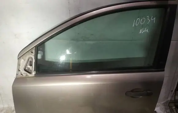 Nissan Note (E11) Front door rudos