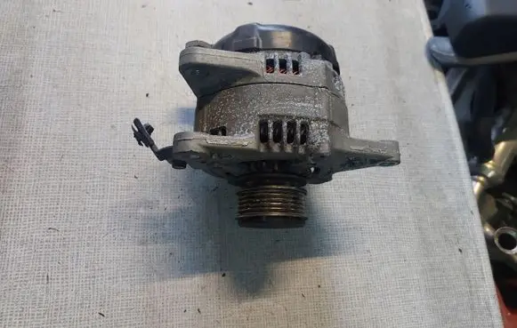 KIA Sportage Generator/alternator 373002A700