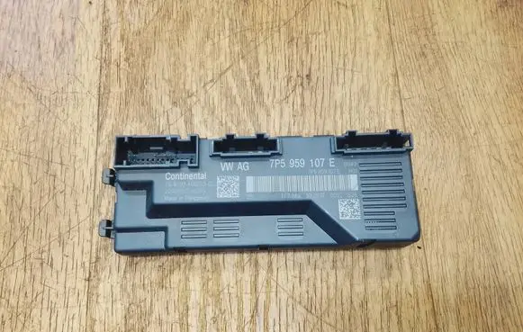 Porsche Macan (95B) Tailgate/trunk control unit/module 7P5959107E