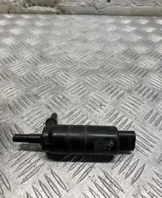 BMW 5 F10 F11 Windshield washer spray nozzle 7217792