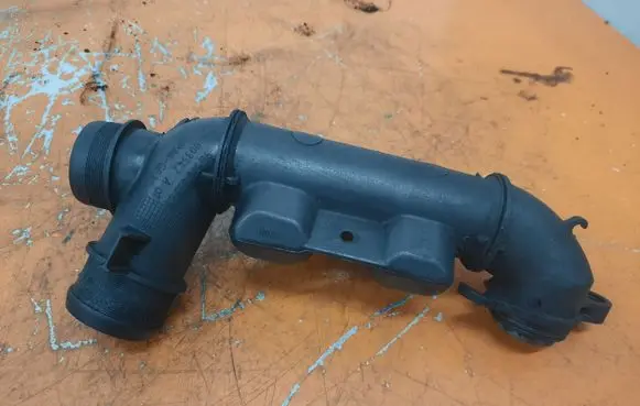 Peugeot 407 Intake resonator 9657083380