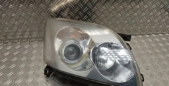 Toyota Avensis T250 Headlight/headlamp
