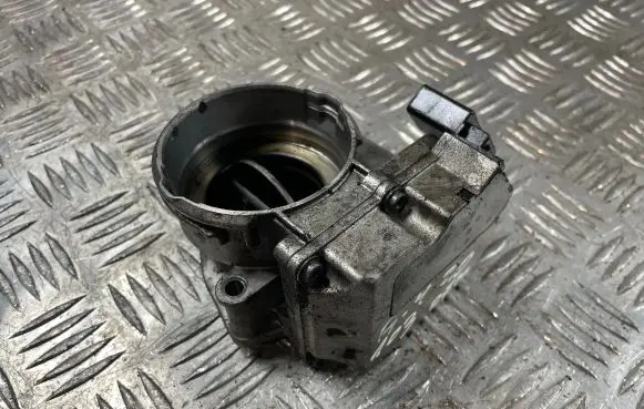 Audi A4 S4 B7 8E 8H Throttle valve A2c53099815