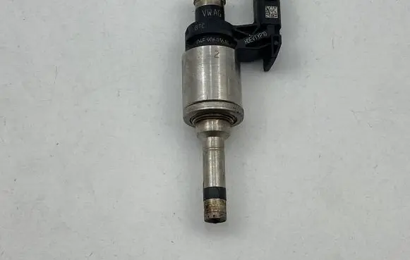 Audi A1 Fuel injector 04E906036AE