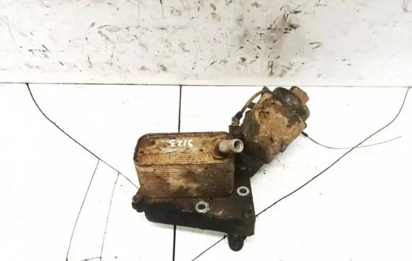 Opel Astra H Oil filter cover 5989070241