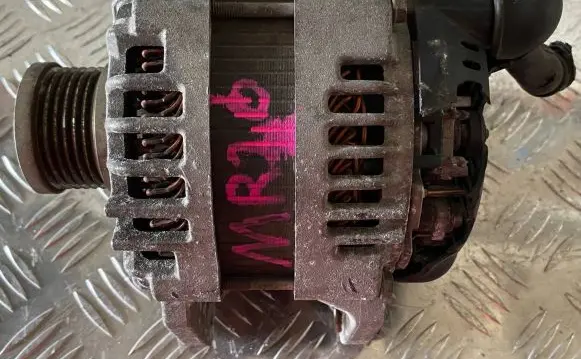 Nissan Qashqai Generator/alternator 23100EN000 MR20
