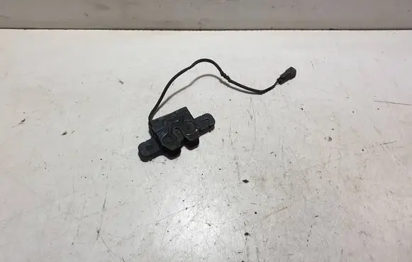 Volvo XC70 Engine bonnet/hood lock/catch 30649448 30649447 C7U9H1A