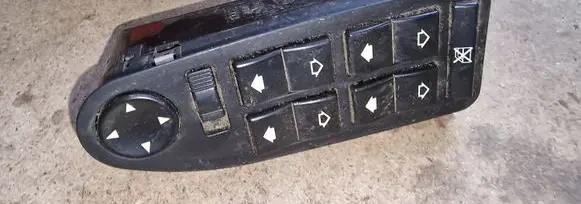 BMW 5 E39 Electric window control switch 8380646