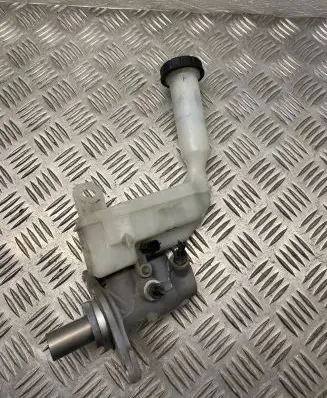 Master brake cylinder