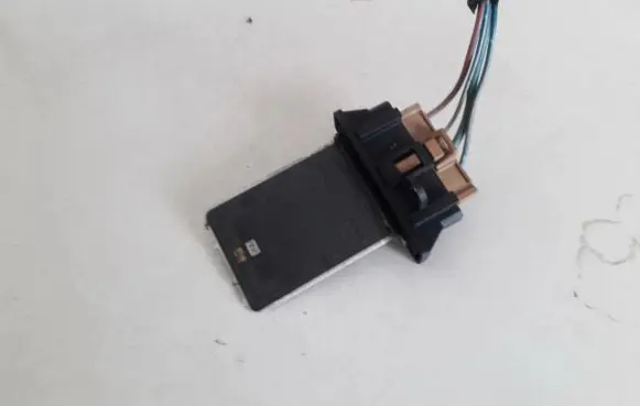 Nissan Almera N16 Heater blower motor/fan resistor 271505M400 2K440OY30