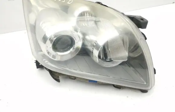 Toyota Avensis T250 Headlight/headlamp