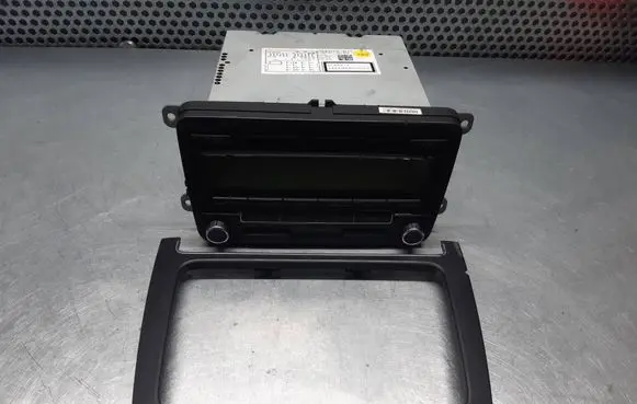 Volkswagen Polo V 6R Radio/CD/DVD/GPS head unit 7647202360 5M0035186AA VWZ1Z2K8569327