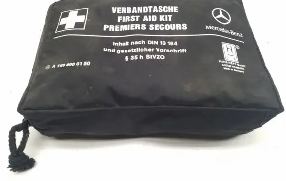Mercedes-Benz C W204 First aid kit A1698600150