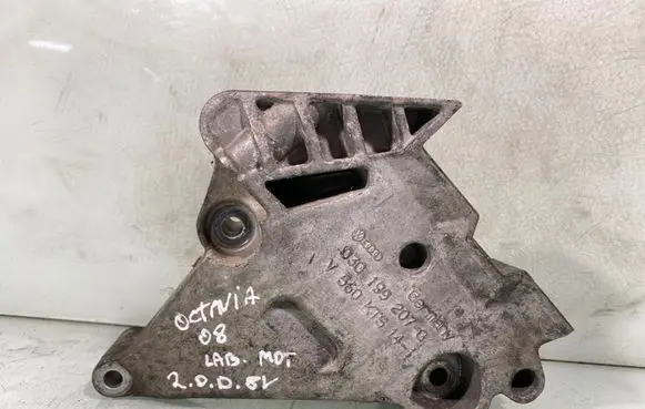 Skoda Octavia Mk2 (1Z) Engine mounting bracket 03g199207g