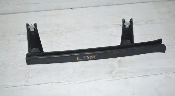 Fiat 500 Rear door windshield rail 