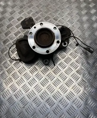 Mercedes-Benz Sprinter W906 Front wheel hub A906332
