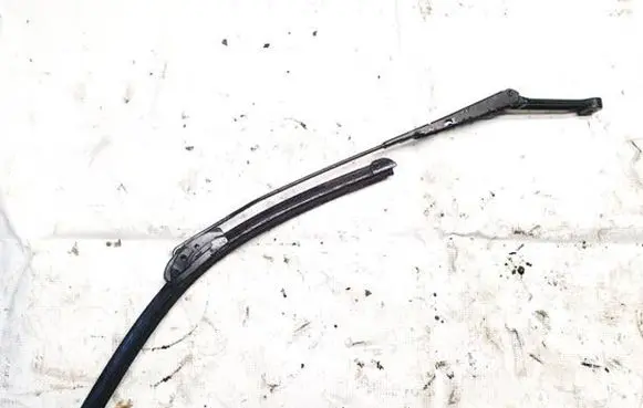 Audi A4 S4 B5 8D Front wiper blade arm 8d1955407a