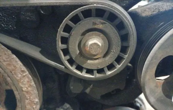 KIA Cerato Generator/alternator belt tensioner