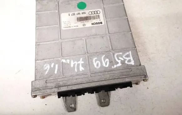 Audi A4 S4 B5 8D Engine control unit/module 0261203554 8d0907557b