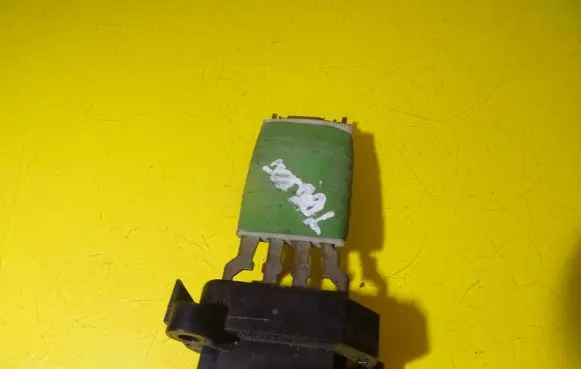 Heater blower motor/fan resistor