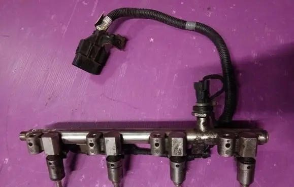Hyundai ix35 Fuel injectors set 353502B100